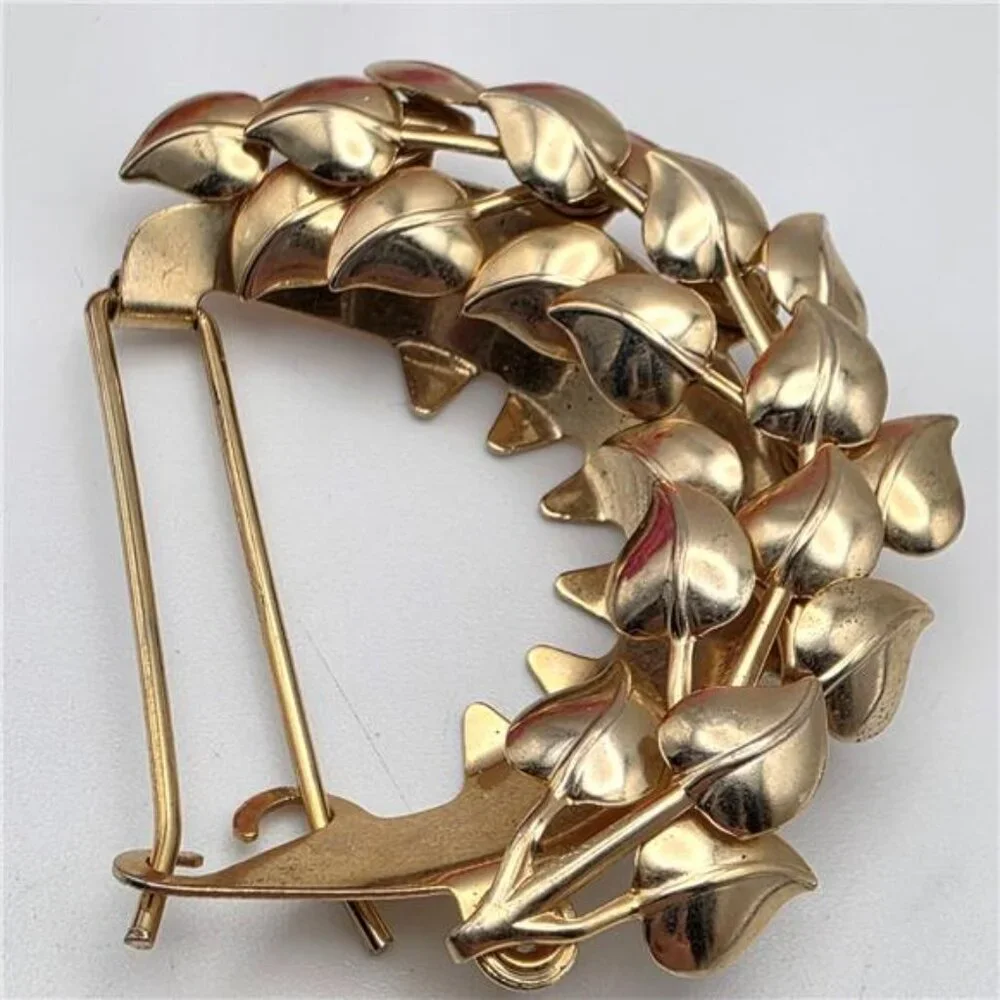 Vintage Gold Tone Half-Wreath Hair Clip Creeping Charlie Leaf Puff 2.25